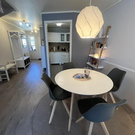 Ariosa - 4 Personen, Terrasse, Sauna, Garten Born