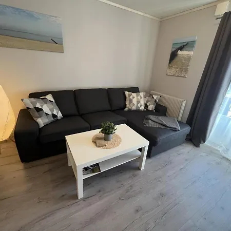 Ariosa - 4 Personen, Terrasse, Sauna, Garten * Born