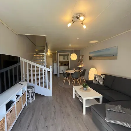 Ariosa - 4 Personen, Terrasse, Sauna, Garten * Born