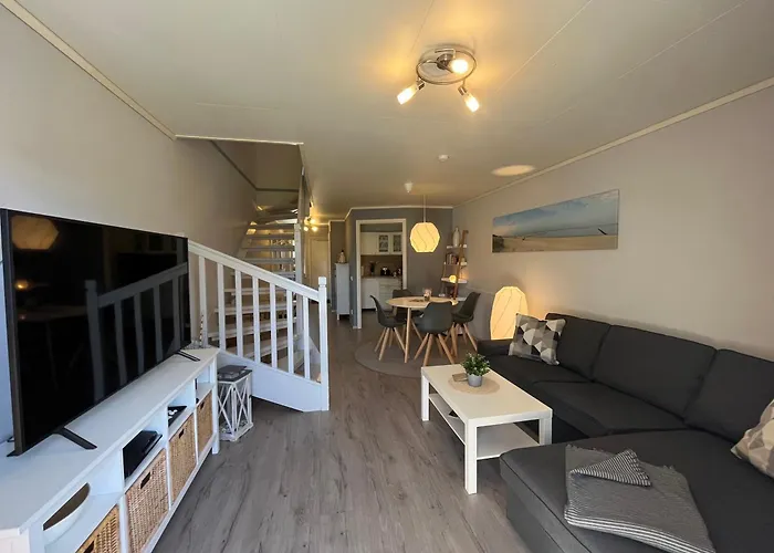 Ariosa - 4 Personen, Terrasse, Sauna, Garten * Born