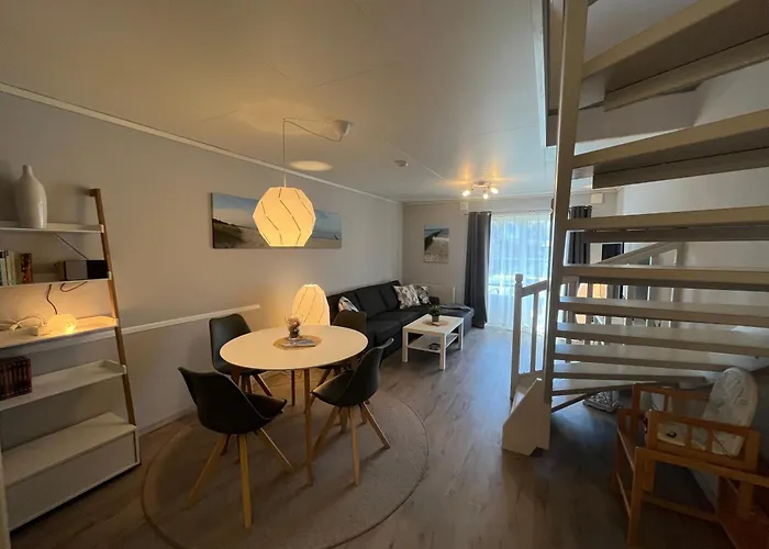 Ariosa - 4 Personen, Terrasse, Sauna, Garten Born